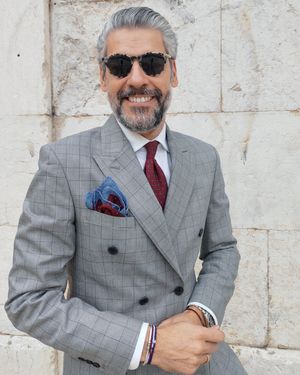 costume-gris-carreaux-double-boutonnage-mocassins-penny